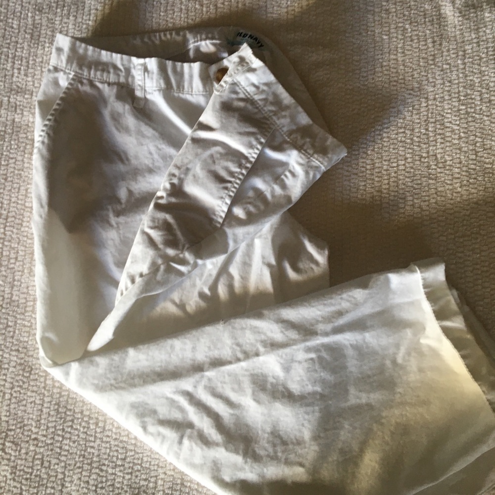 Old navy white Capri size 10